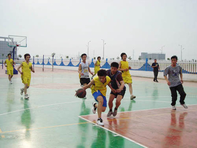 组织的篮球比赛.jpg